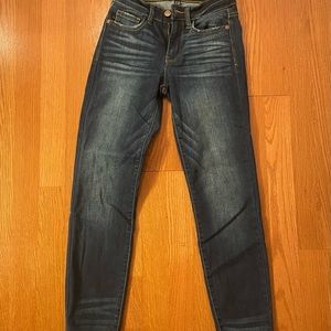 Judy Blue Adelene Mid Rise Girlfriend Jeans